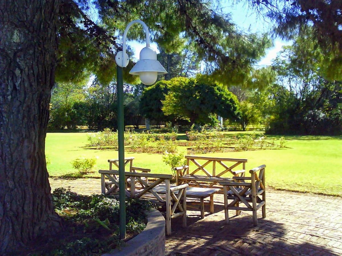 Umtali Country Inn Aliwal-Noord Buitenkant foto
