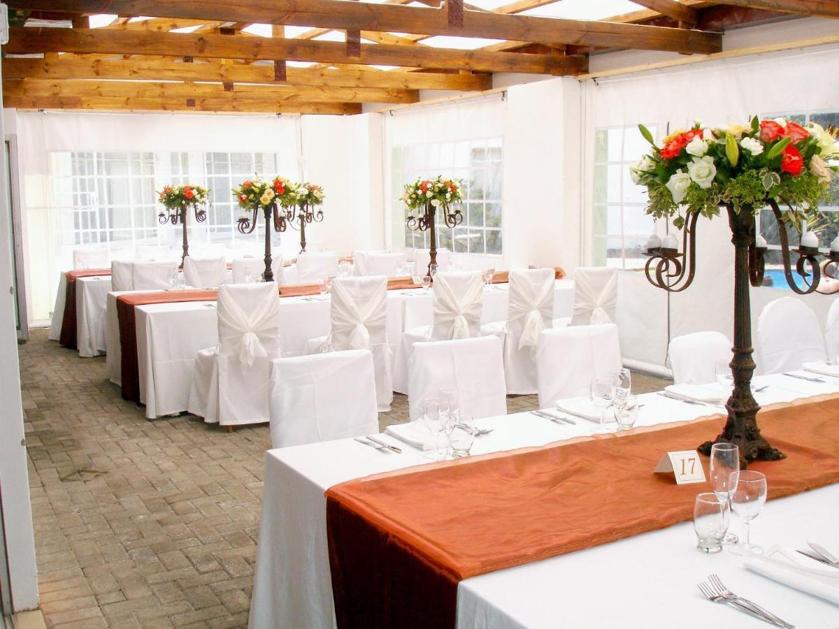 Umtali Country Inn Aliwal-Noord Buitenkant foto