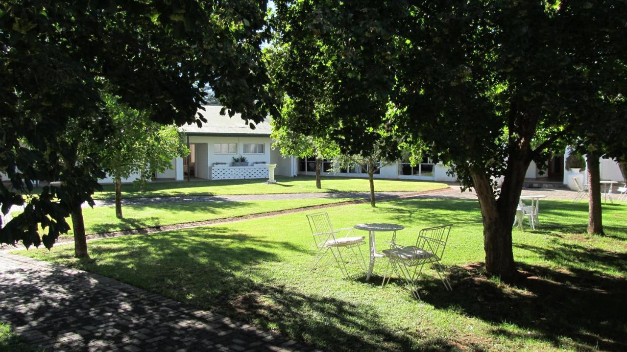 Umtali Country Inn Aliwal-Noord Buitenkant foto